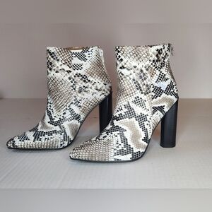 Charlotte Russe Snake skin heel ankle boots, size 8 Grey